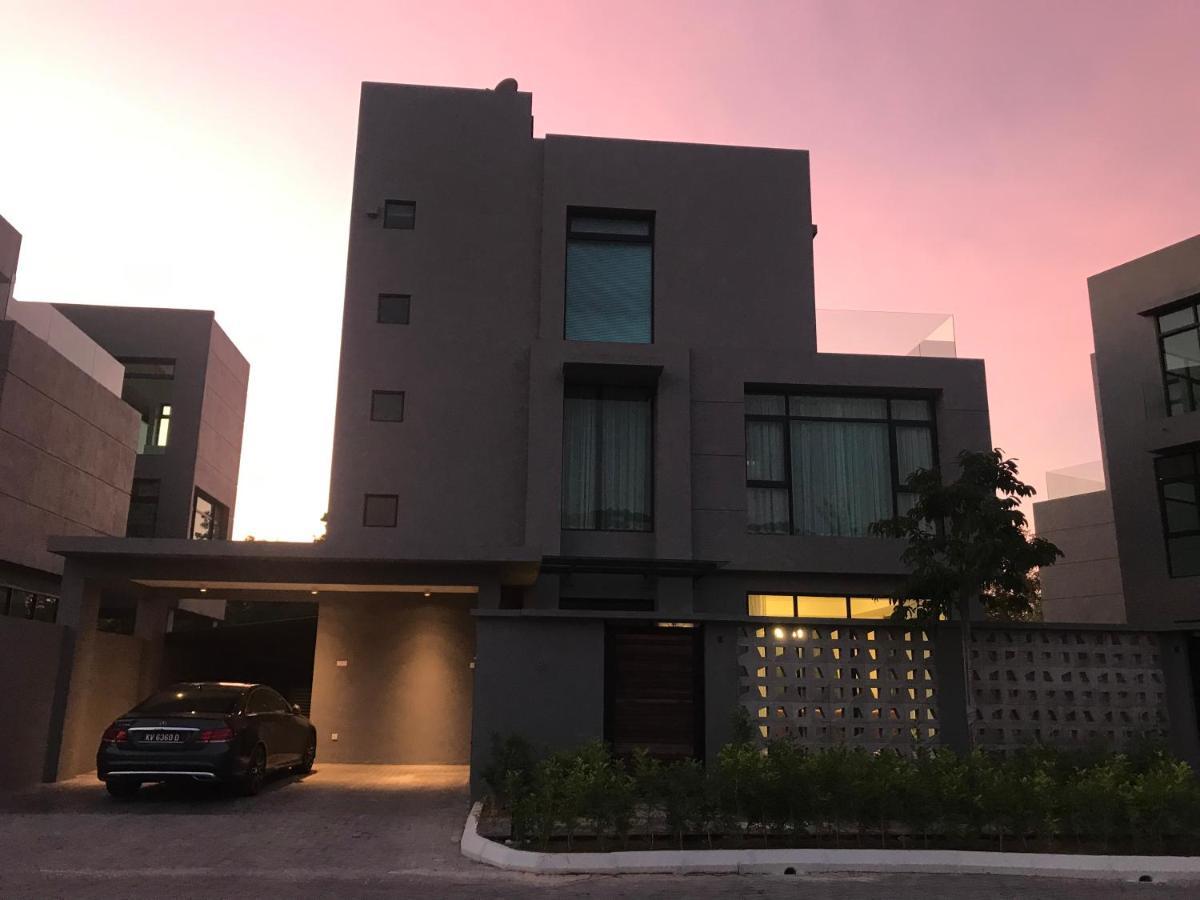Molly Luxury Private Pool Bungalow茉莉的家豪华私人泳池别墅 Pantai Cenang  Exterior foto